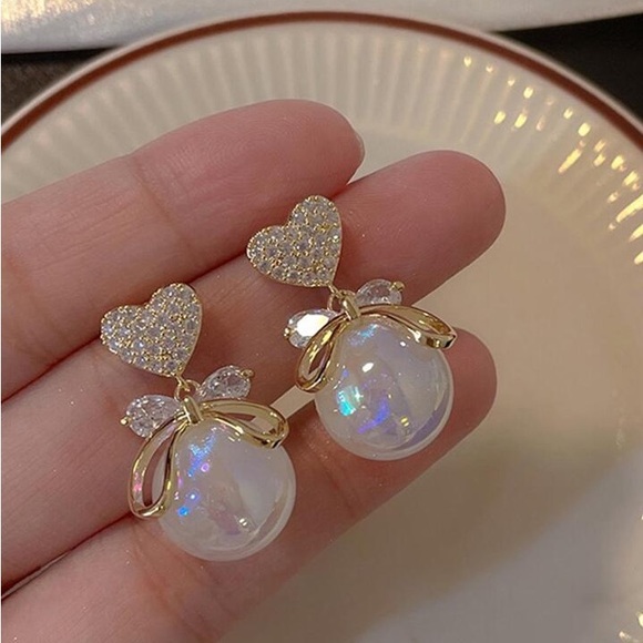 Faux Pearl Butterfly Bowknot Love Heart Diamond-Earrings - Picture 2 of 7